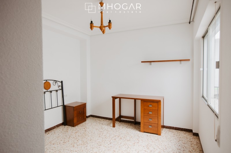 Jalón - Amplio apartamento con vista a un precio excelente!